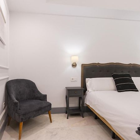 Panther Home Francos Севиля Екстериор снимка