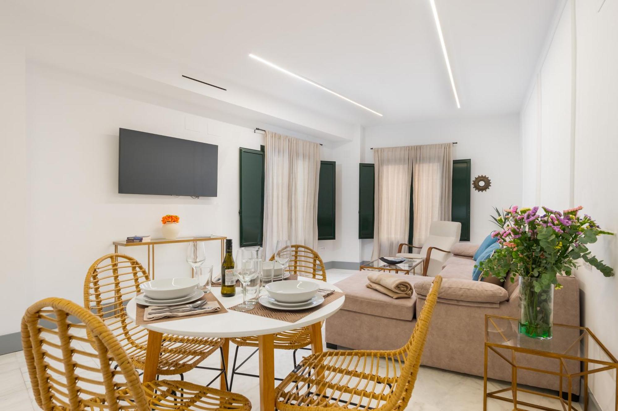 Panther Home Francos Севиля Екстериор снимка