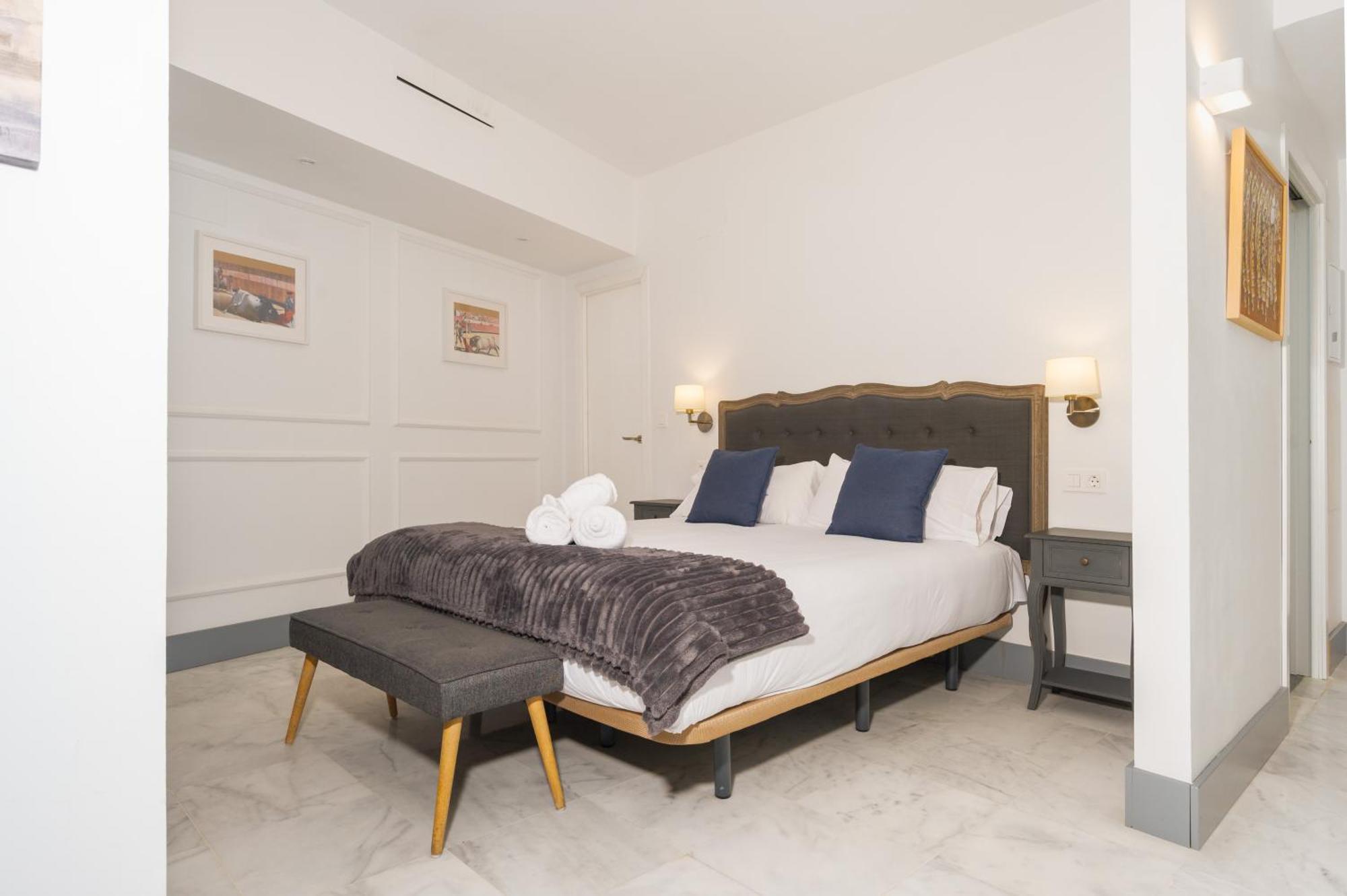 Panther Home Francos Севиля Екстериор снимка