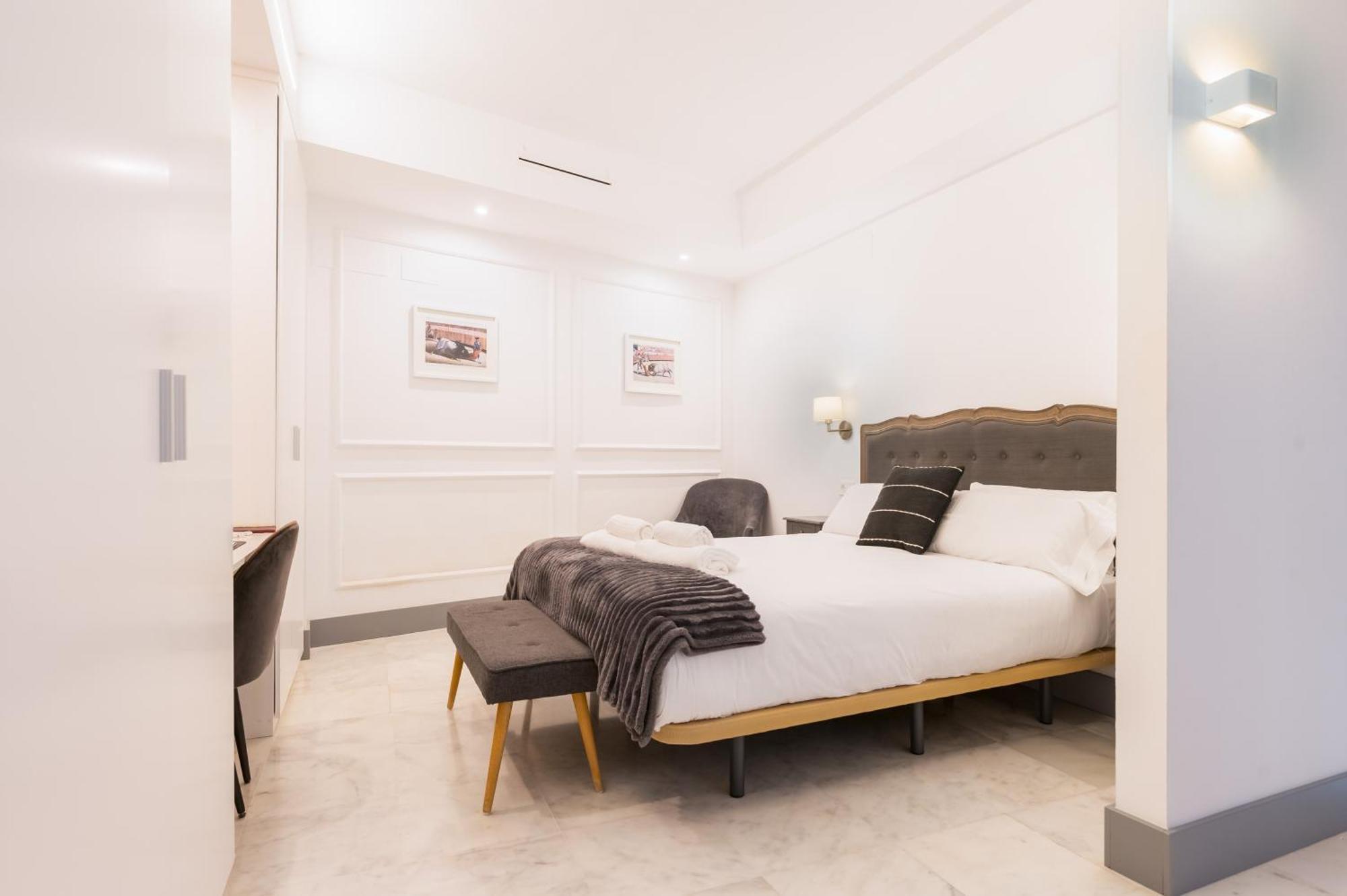 Panther Home Francos Севиля Екстериор снимка